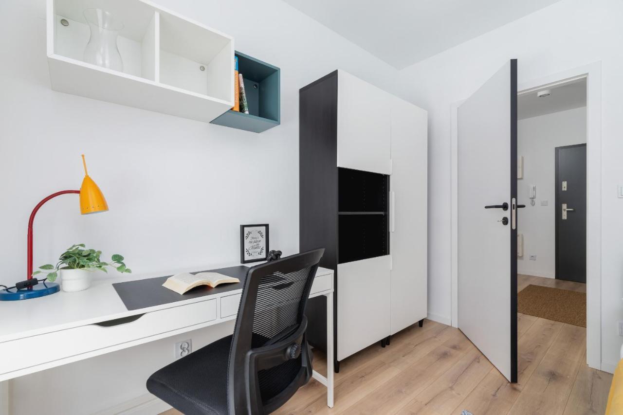 Tauron Arena Premium With Underground & Outdoor Parking By Renters Prestige Apartment *