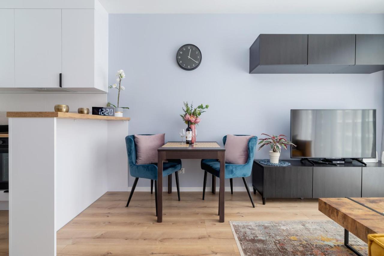 Apartment Tauron Arena Premium With Underground & Outdoor Parking By Renters Prestige *