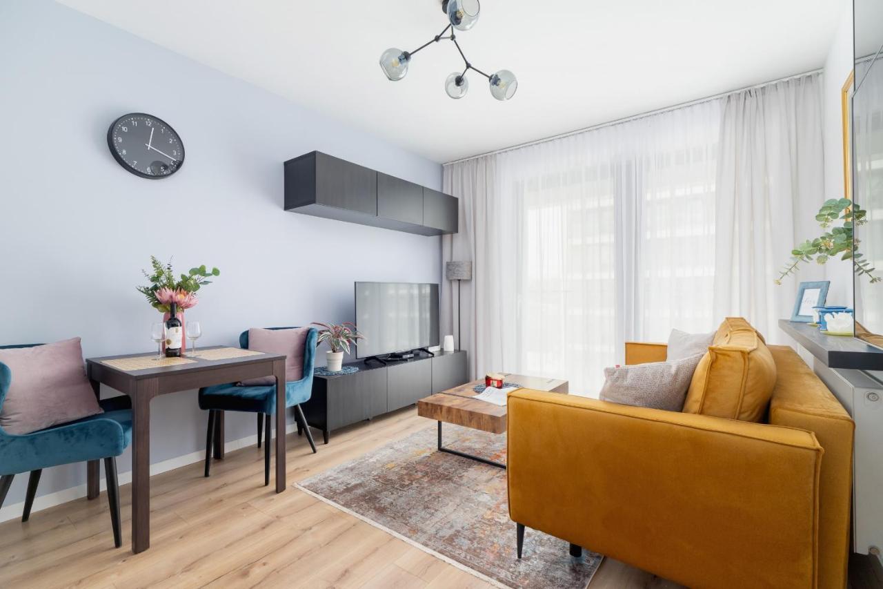 Apartment Tauron Arena Premium With Underground & Outdoor Parking By Renters Prestige