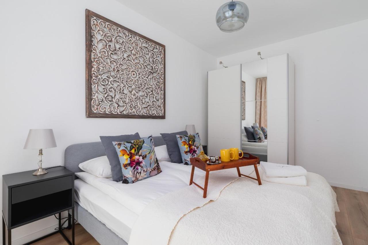 Tauron Arena Premium With Underground & Outdoor Parking By Renters Prestige Apartment *